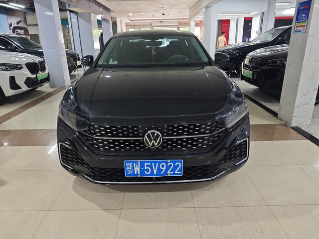 Volkswagen Passat 2023 Черный из Китая, фото 2