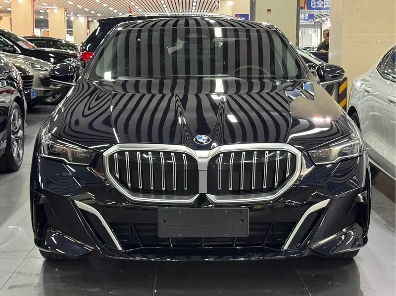 BMW 5 Series — фото 2