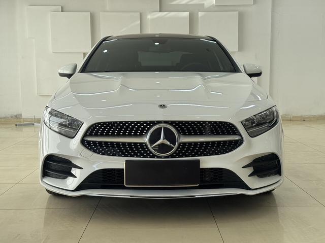 Mercedes-Benz A-Class 2022 рестайлинг Спортивный седан A 180 л Mercedes-Benz A-Class 2022 рестайлинг Спортивный седан A 180 л