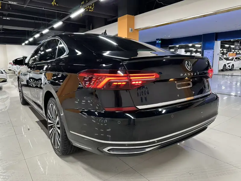 Volkswagen Passat — фото 4