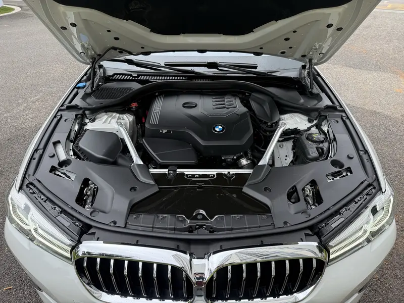 BMW 5 Series — фото 11
