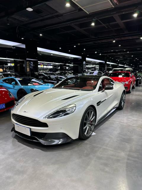 Aston Martin Vanquish