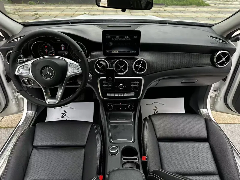 Mercedes-Benz GLA — фото 8