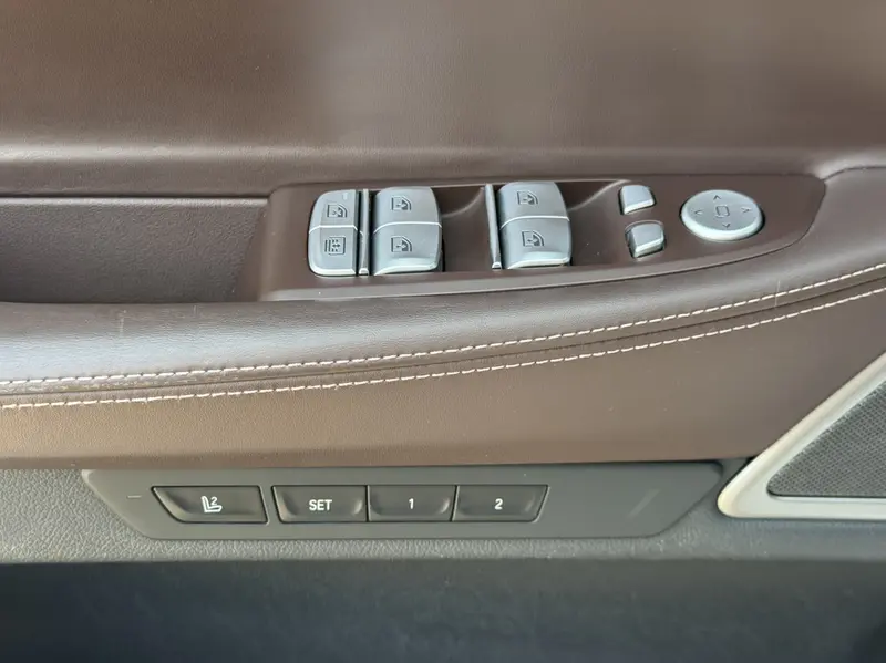 BMW 7 Series — фото 10
