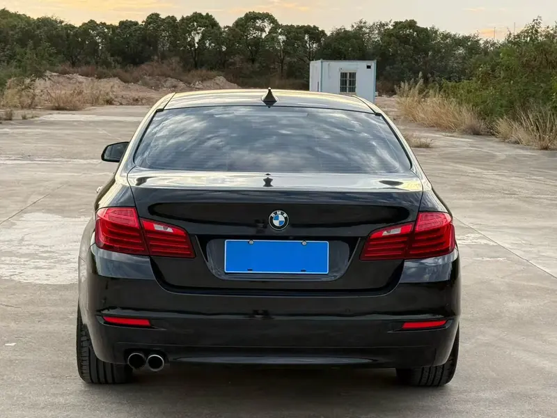 BMW 5 Series — фото 5