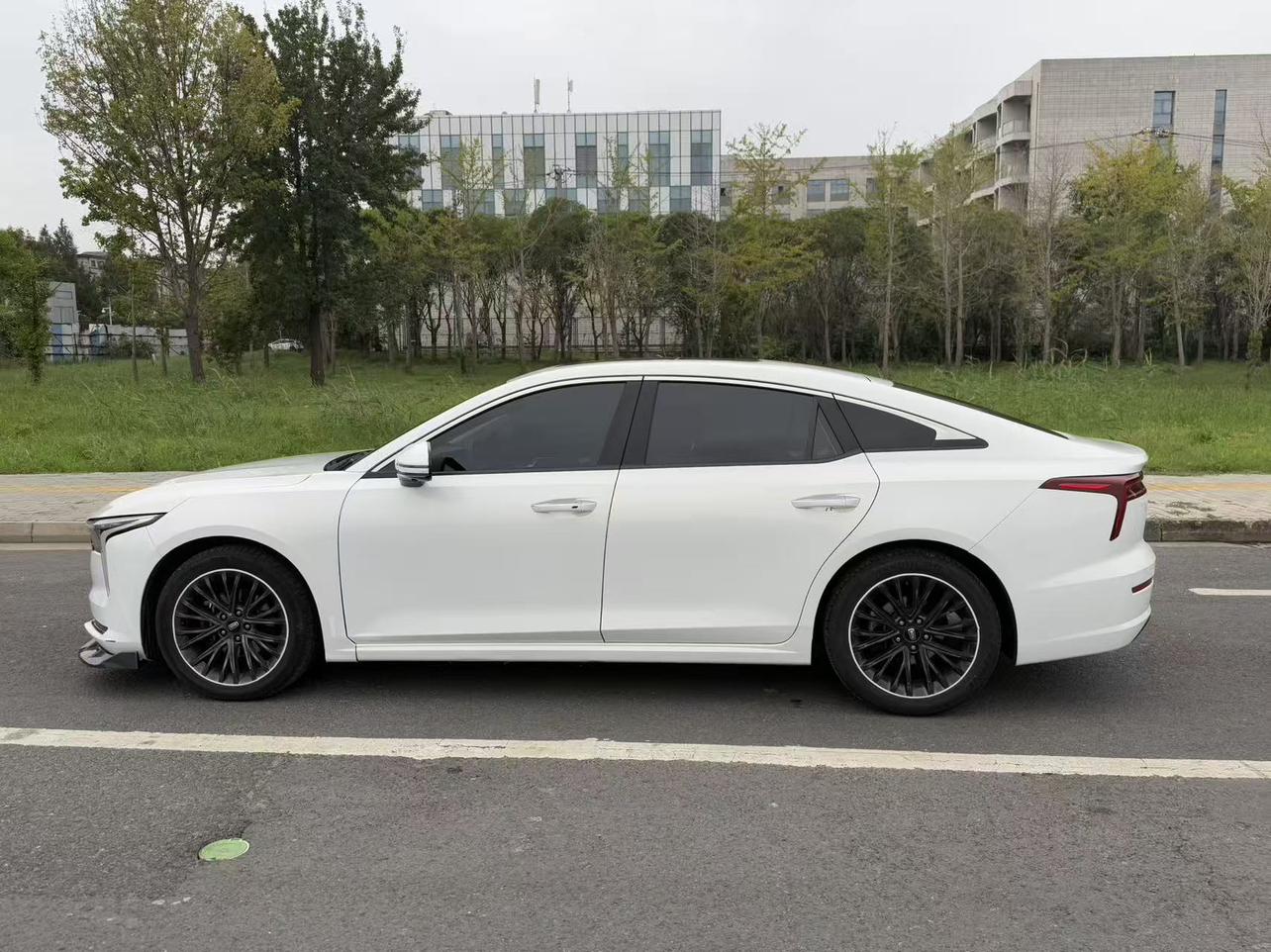 Bestune B70: фотография 4 из 13