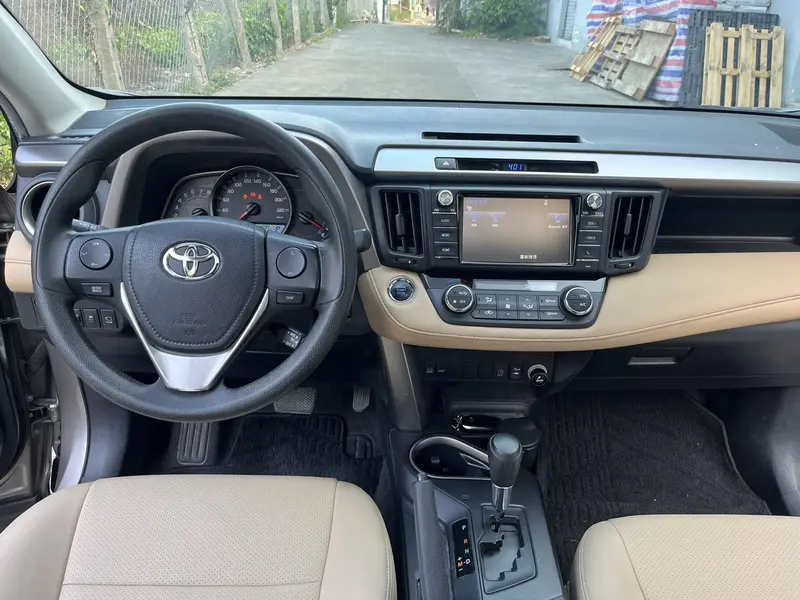 Toyota RAV4 — фото 6