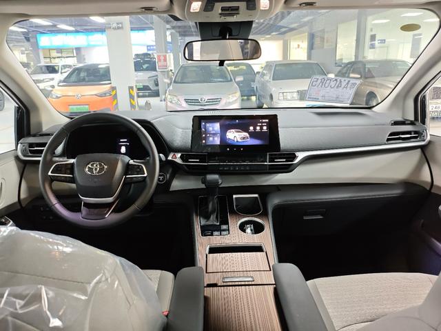 Toyota Saina 2026 Черный из Китая, фото 6