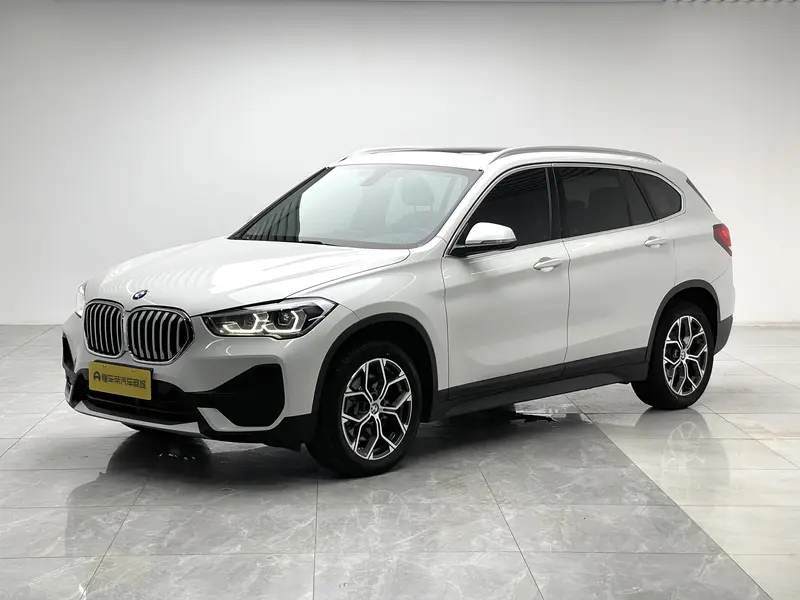 BMW X1 — фото 1