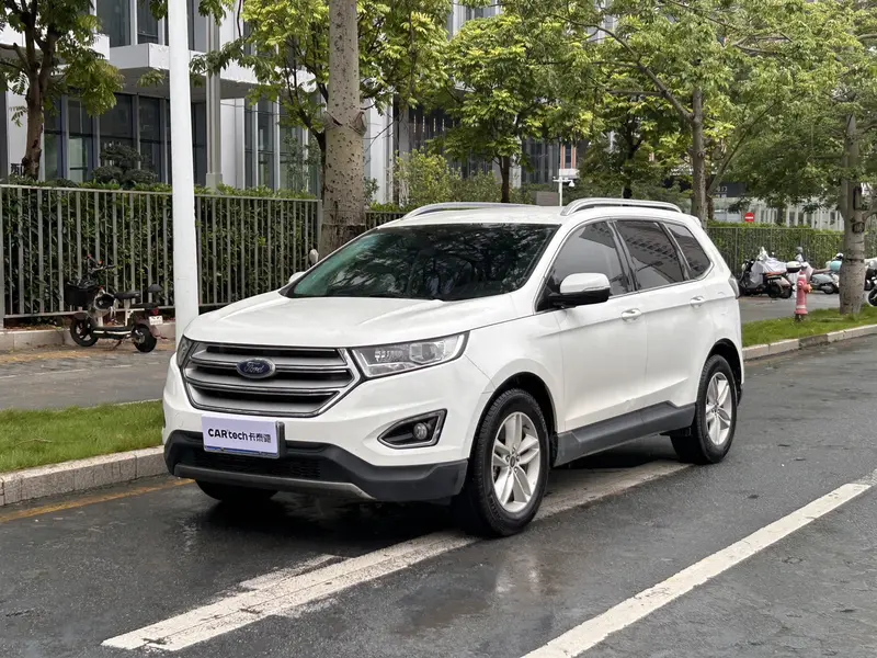 Ford Edge Eco Boost 245 2 WD 7