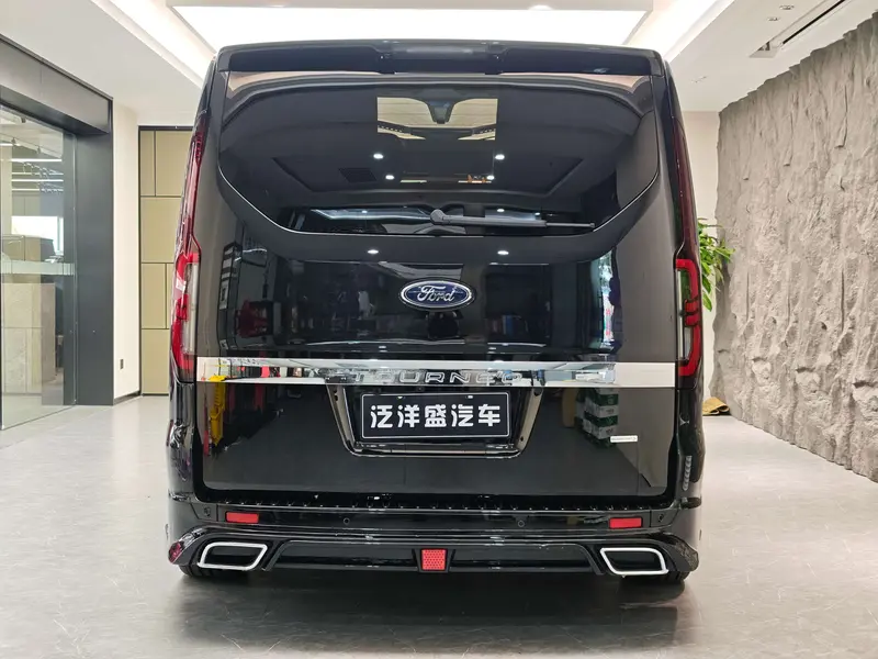 Ford Tourneo — фото 5