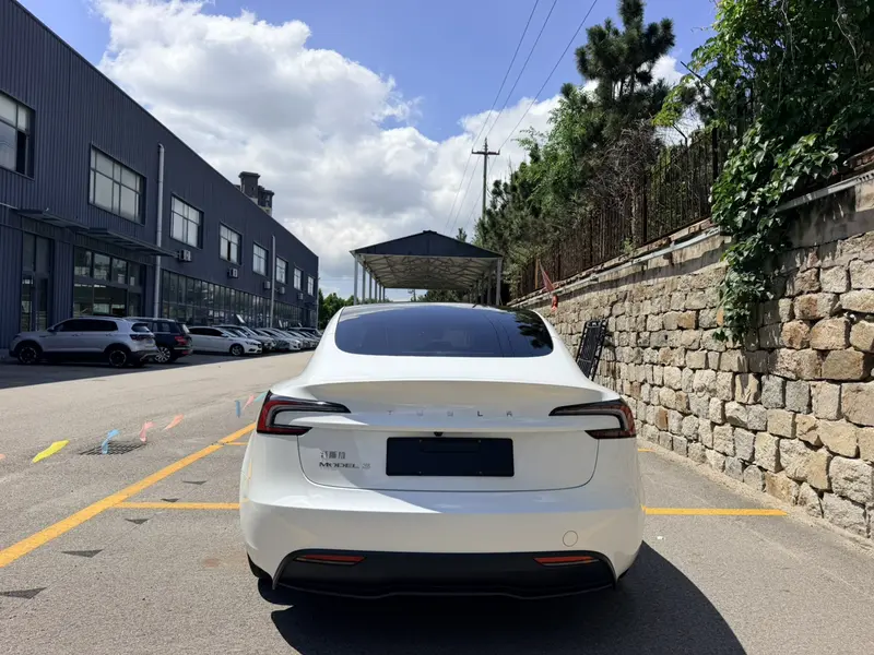 Tesla Model 3 — фото 5