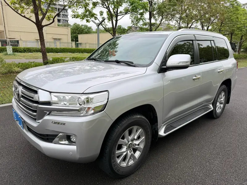 Toyota Land Cruiser 4.0 L AT 4 WD 7