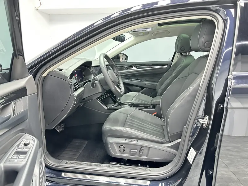 Volkswagen Passat — фото 17
