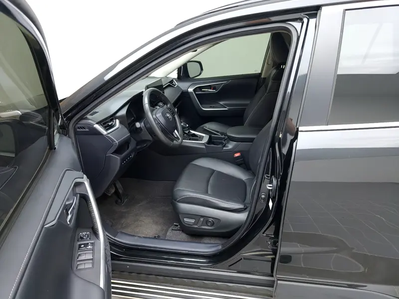 Toyota RAV4 — фото 17