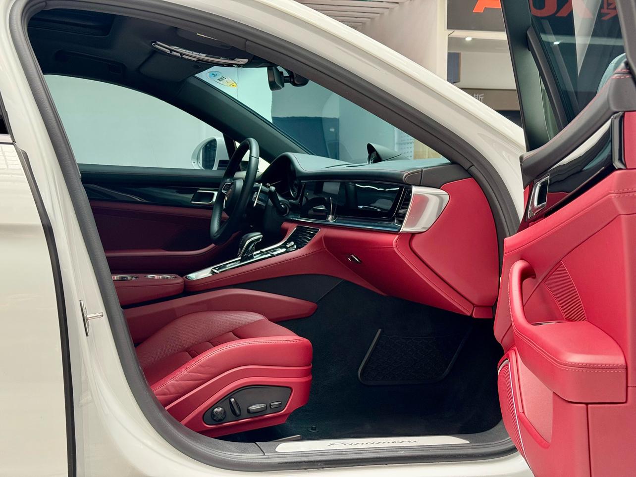 Porsche Panamera: фотография 8 из 13