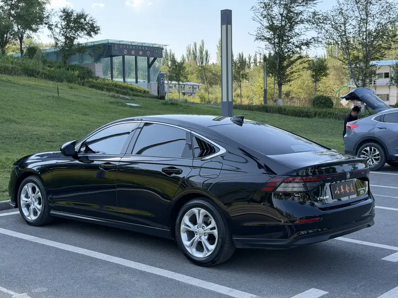 Honda Accord — фото 4