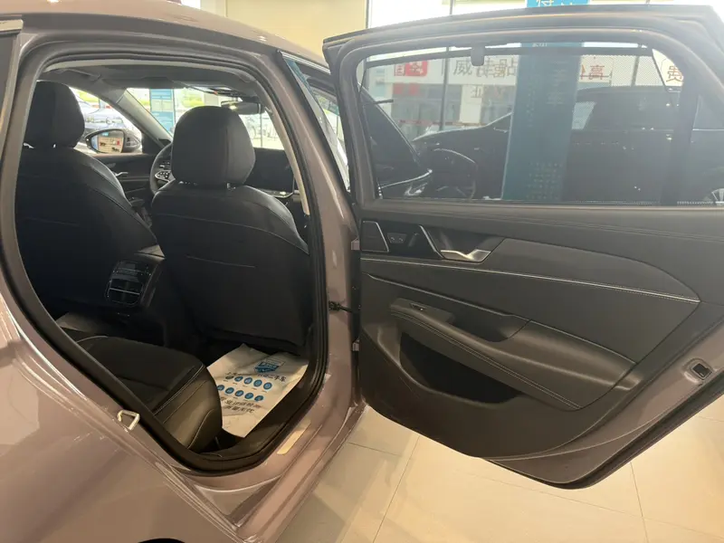 Volkswagen Passat — фото 9