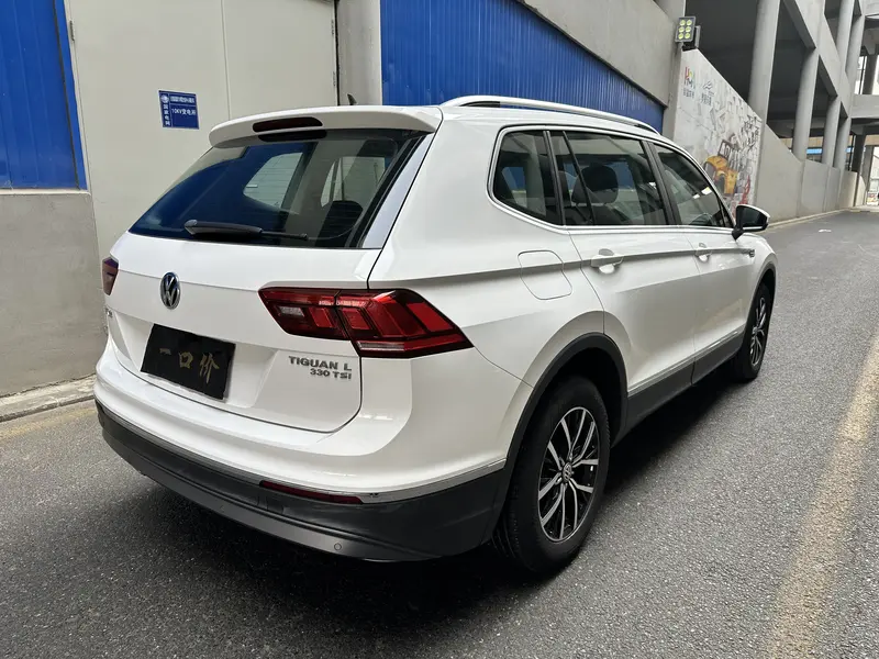 Volkswagen Tiguan L — фото 6