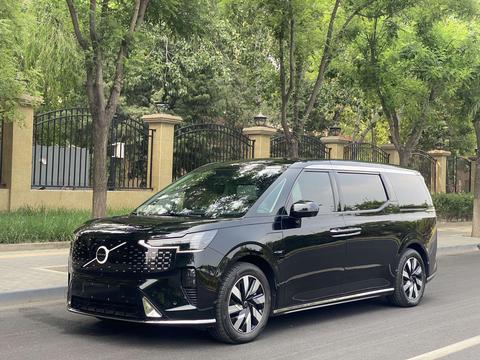 Volvo EM90