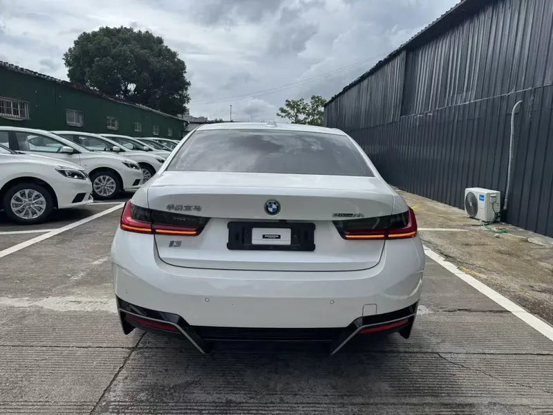 BMW i3 — фото 5
