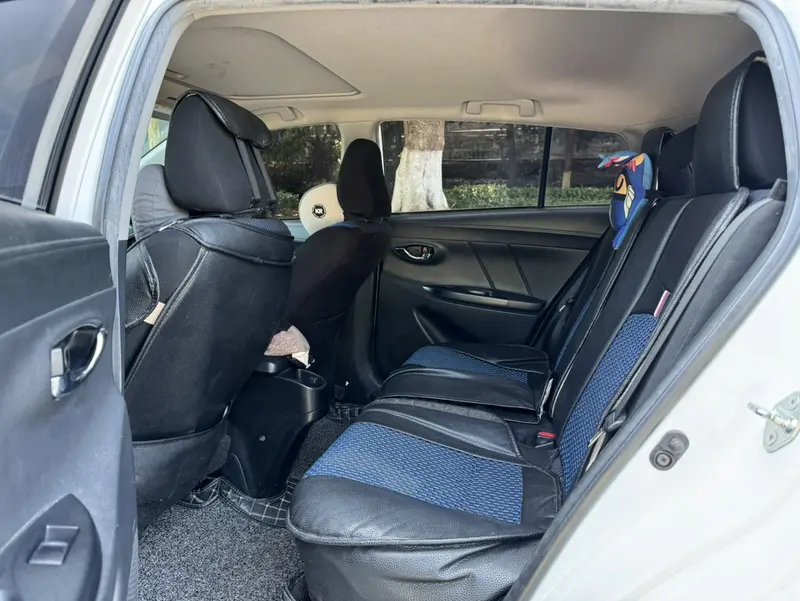 Toyota Yaris L — фото 13