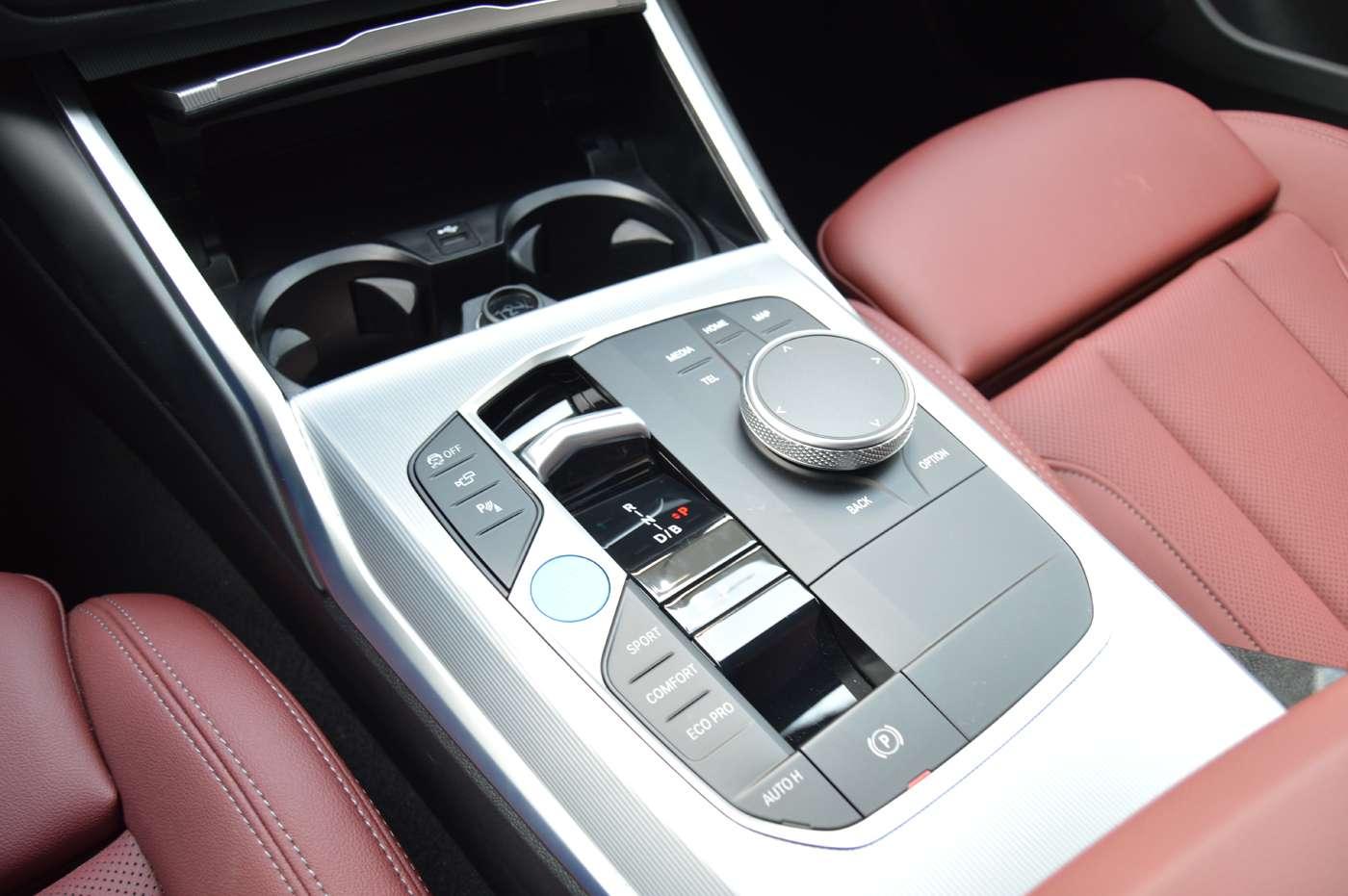 BMW i4: фотография 9 из 14
