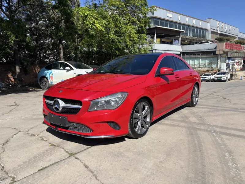 Mercedes-Benz CLA 200
