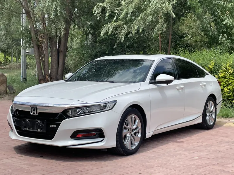 Honda Accord — фото 1