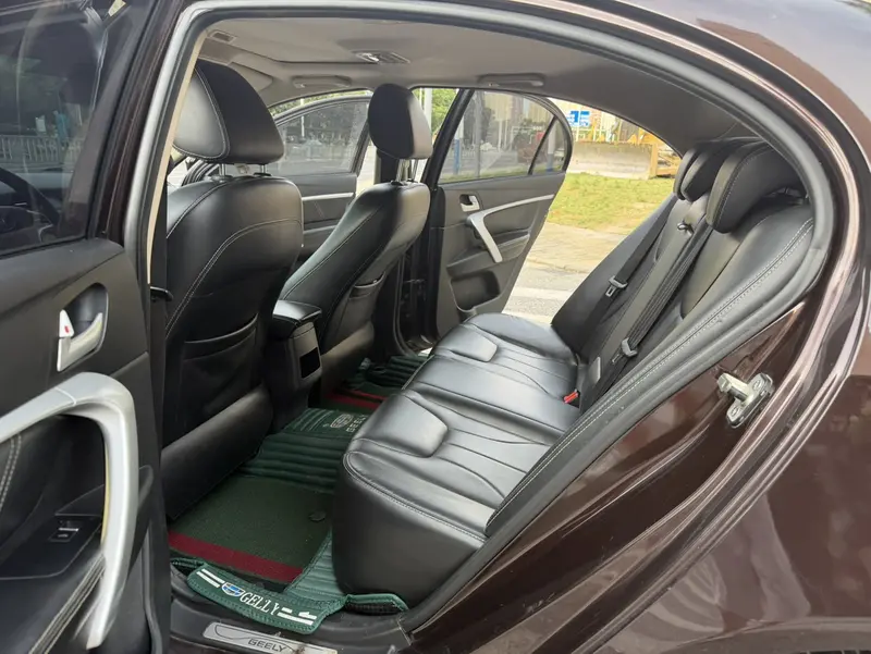 Geely Emgrand 1.5L CVT люкс — фото 9