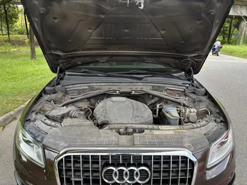 Audi Q5 Plus 40 TFSI — фото 8
