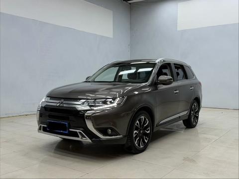 Mitsubishi Outlander 2020 2.4L 5 мест