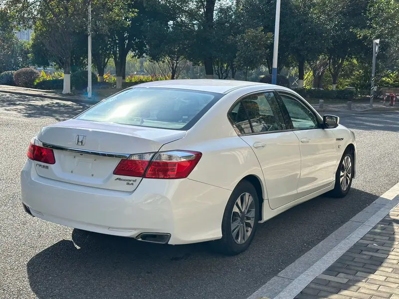 Honda Accord — фото 7