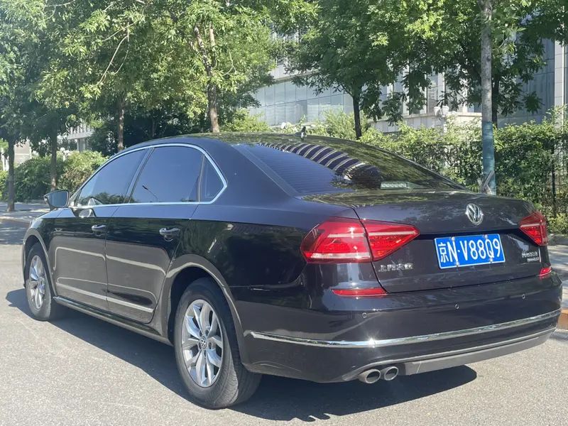 Volkswagen Passat — фото 4