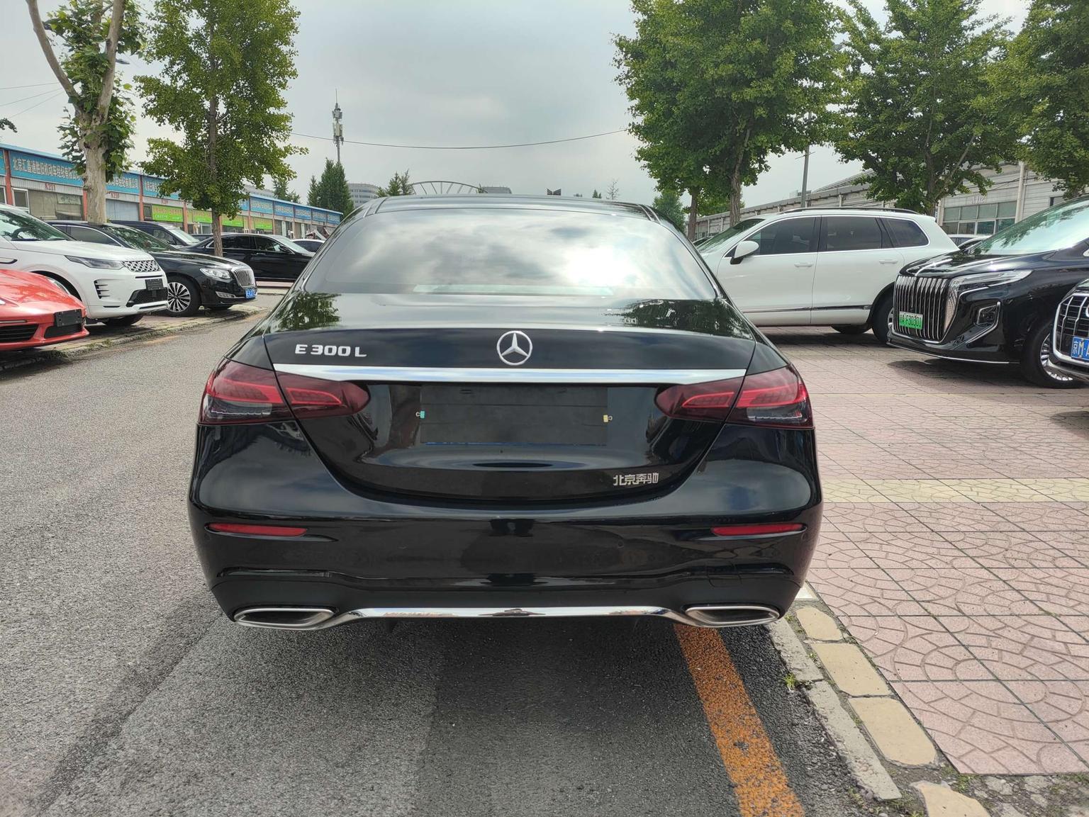 Mercedes-Benz E-Class: фотография 3 из 9