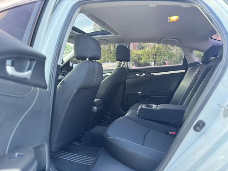 Honda Civic — фото 10