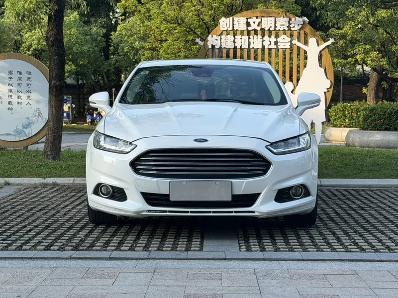 Ford Mondeo 2.0 L GTDi 200 Luxury — фото 2