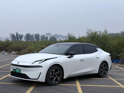 Lynk & Co 07 EM-P