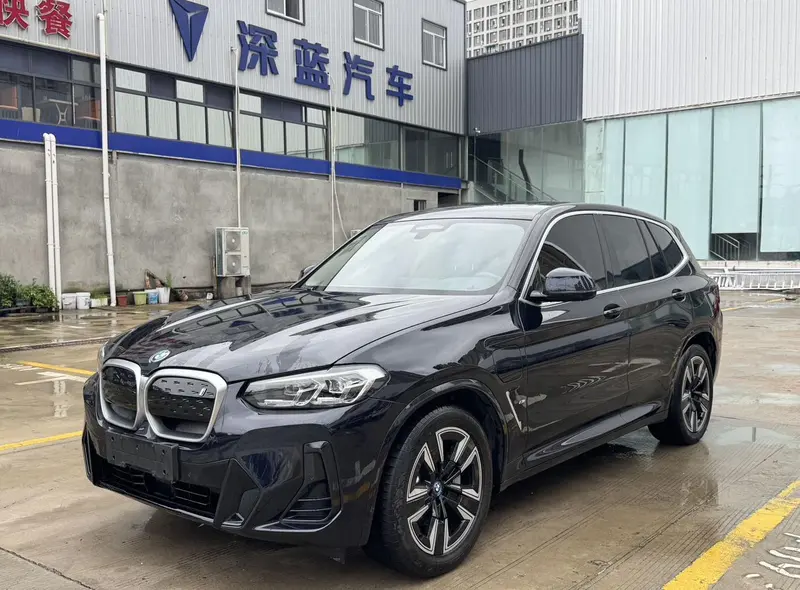 BMW i X 3
