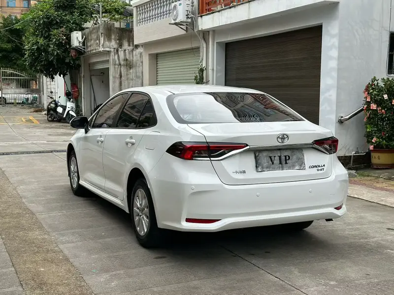 Toyota Corolla — фото 4