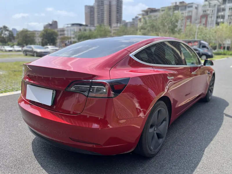 Tesla Model 3 — фото 6