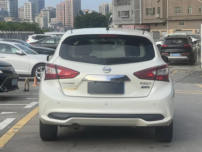 Nissan Tiida 1.6L CVT — фото 5