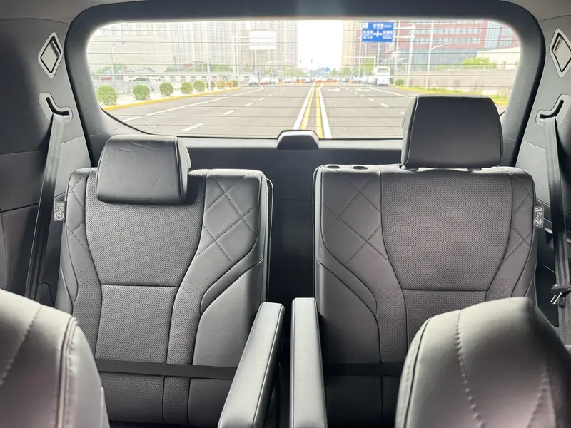 Toyota Alphard — фото 12