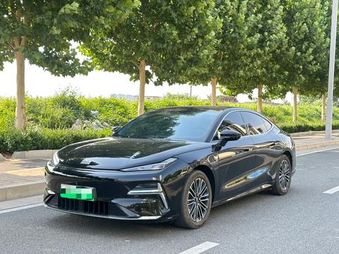 Geely Galaxy Starshine 8 PHEV