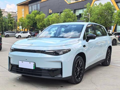 Leapmotor C10