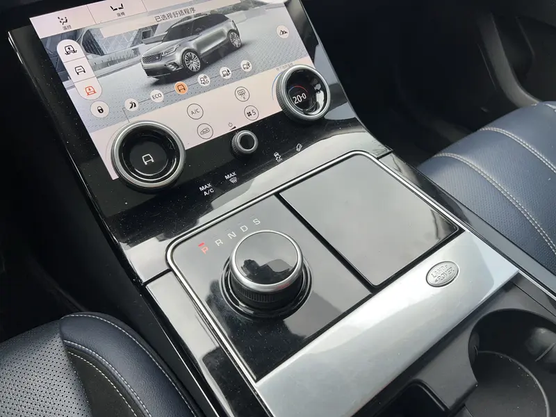 Land Rover Range Rover Velar — фото 12