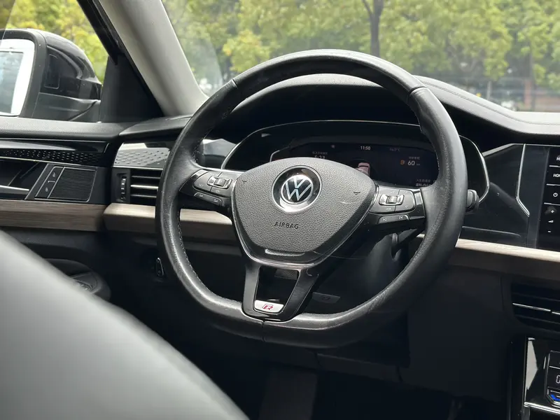 Volkswagen Passat — фото 9
