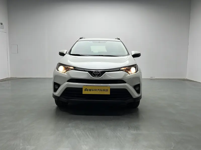 Toyota RAV 4 2.0 L CVT 2 WD — фото 2