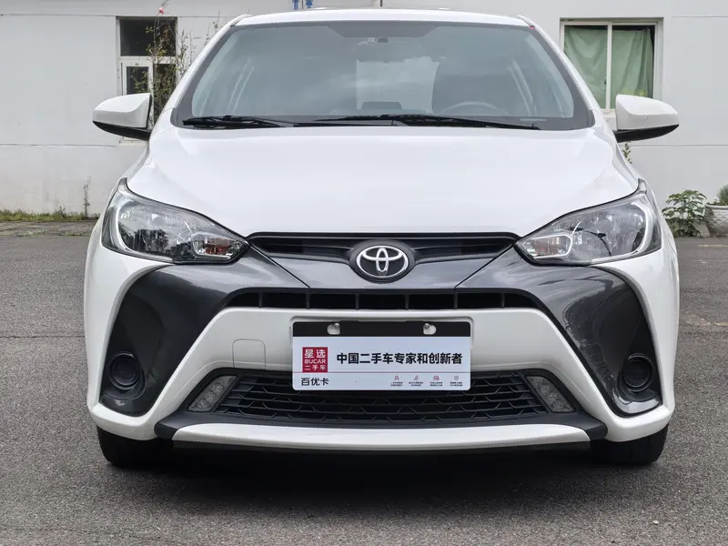 Toyota Yaris L — фото 2