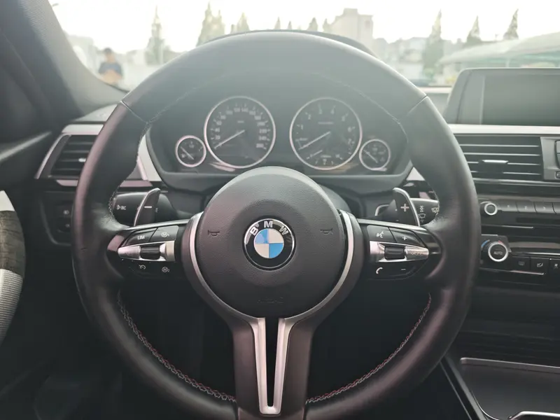 BMW 3 Series 320i M спорт — фото 10